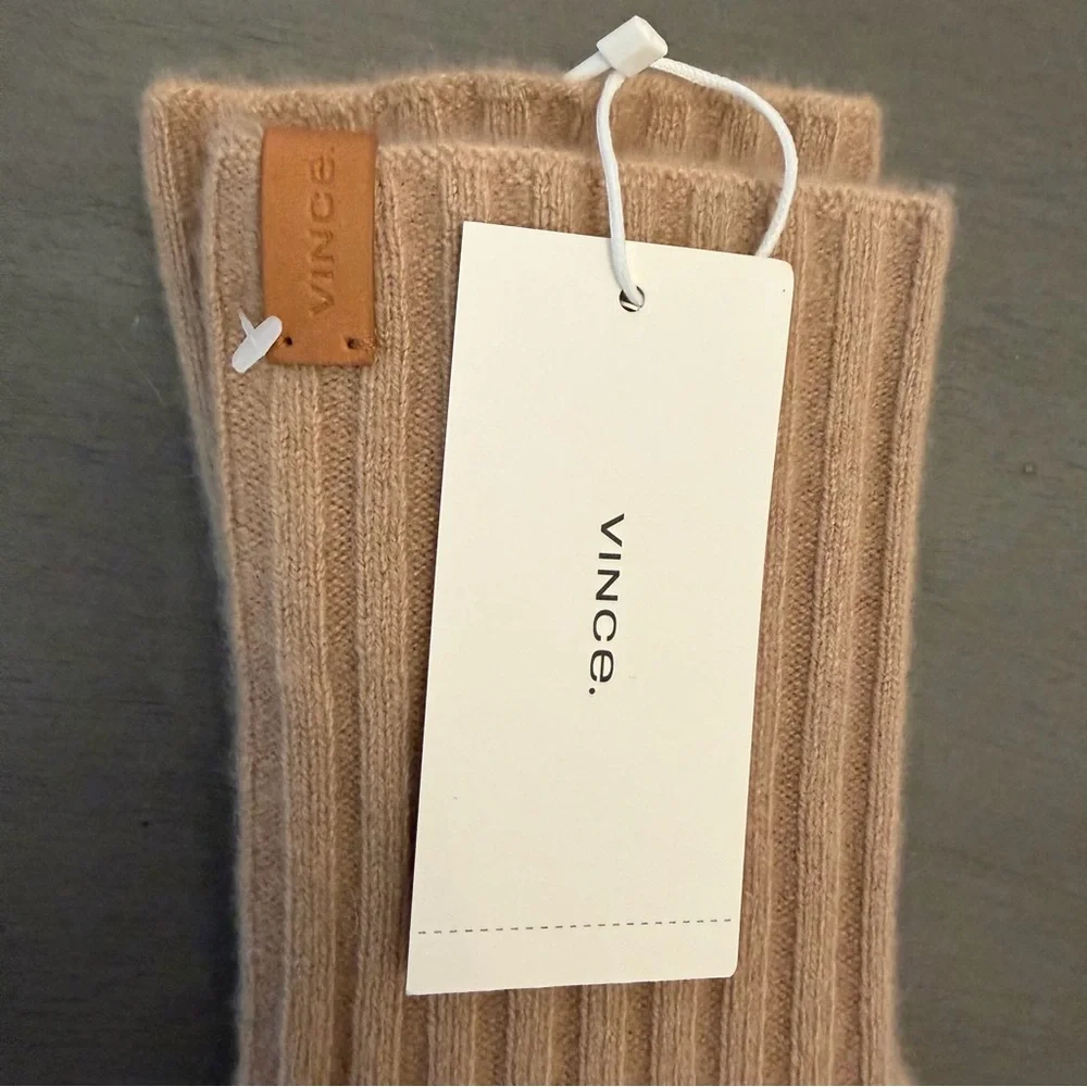 Vince 100% Boiled Cashmere Knit Gloves Camel Touchscreen Phone Friendly Unisex
